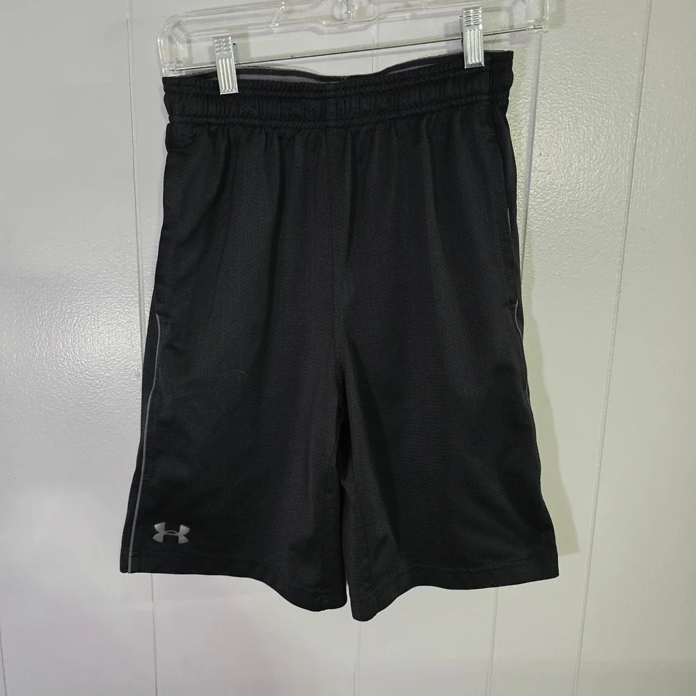 Under‎ Armour Boys Small HeatGear Loose Fit Athletic Shorts Black S Pockets